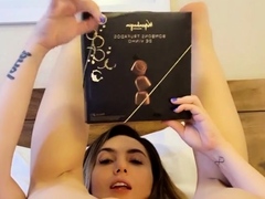 love to get presents ... wanna be my sugar daddy?... WHATS