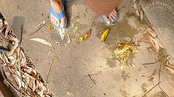 I love crushing in my big platform flip flops