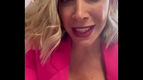 Un petit coucou en direct ce vendredi de mon bureau. Je suis une secr&eacute_taire &agrave_ ...