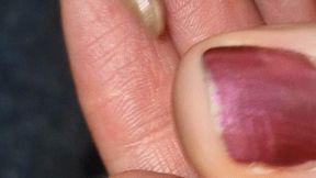 Feet cut nails