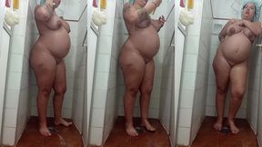pamelapantera - com touca azul tomando banho 😋 toda pelada exibindo barriga linda de gravida