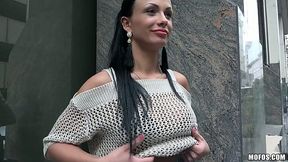 Sex-insane brunette Samantha Blaze is having crazy nookie with stranger