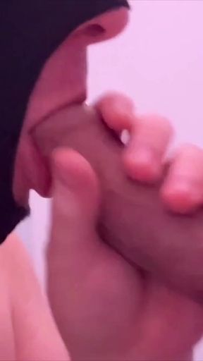 Married Straight Daddy at the Hole - He Let Me Handle His Thick Cock