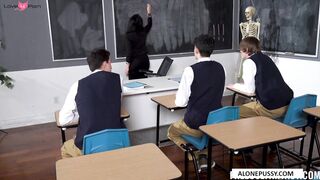 Italian Teacher's Lesson in Pleasure - PornPros