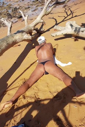 Ladysilva in panties on the beach what a hot ass