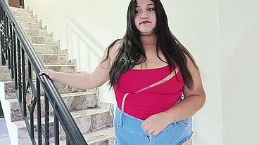 Culona vecina acepta ser follada a cambio de dinero