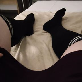 Femboy in skirt and high socks jerks off in a Hotel room