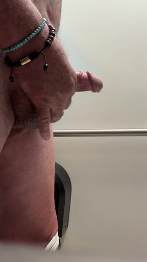 Cheekydan jack off during travel delay
