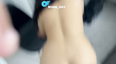 COMPAÑERA de trabajo se calienta en la oficina