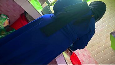 Saudi Arab Big Ass Hot Muslim Maid with Abaya &amp_ Hijab &amp_ without pant Cooking In Kitchen &amp_ I see her wet pussy &amp_ start handjob before fuck her