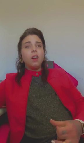 I just recorded this video jerking off watching a trans porn with double penetration