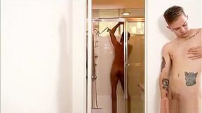Jacking off watching a hairy Stud shower