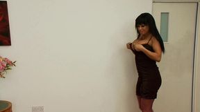 kerry louise knows how to seduce men and make his cock stiff