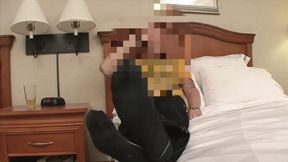 Ebony BBW beauties swap load in a threesome