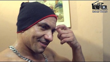 Casal realiza fantasia com o Mr Rola.