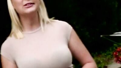 Elizabeth Del Mar and Jenna Brooks can't resist the temptation of Neugier's cumshot