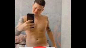 MC Jottap&ecirc_ com a ROLA LATEJANDO na TOALHA de banho