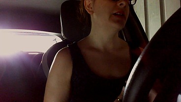 I drive fast in my car while masturbating in 4K