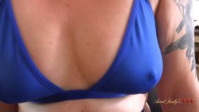 Mature tattooed blonde Kitty Dickens fingers her pussy on camera - Bokep