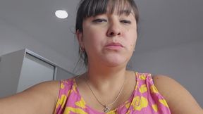 chewing gum and playing for you