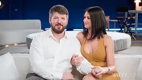 Sienna Rae - Fuck Front Of Husband, Rajshot