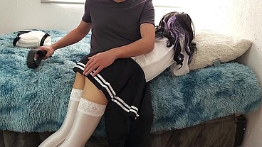 pequeñita estudiante recibe castigo ejemplar por parte de su papi