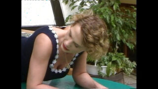 Avsugning, ansiktsprut, trekant, knullande, fisting &#8211; stora tuttar MILF Kerstin Niemann i strumpor blir rövfetad av en stor dildo Steve Holmes