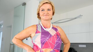 Busty hot granny fingering hairy vagina until squirting