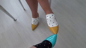 Toe Kissing and toe tapping 4S