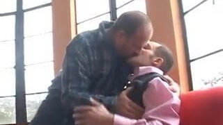 Thủ dâm, dương vật, lông rậm, già và trẻ, già, nhỏ, bố – những chàng trai trẻ đồng tính dâm đãng bị hiếp dâm qua đường hậu môn, dương vật to