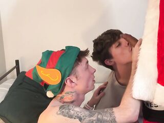 'Twas the night previous to xmas // Three-some with large wang santa and his hawt twink elf