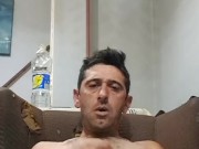 Gran paja en el sofá