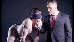 Blindfolded Elder Knoxx Gets Deeply Fucked by Manuel Skye