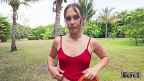 Frisky Frisbee Golf - Daisy Pheonix