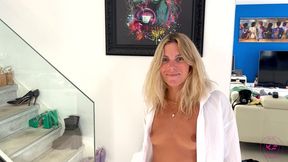 kleo furiosa wakes up and give a rimjob and a deepthroat to her neighbour to end up in anal