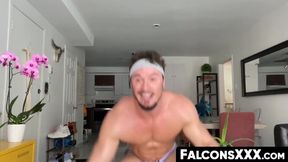 FalconsXXX.com - Muscle jock Skyy Knox riding a big fat dildo in a hot solo toy play