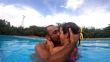 A good fun with friend in the pool