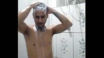 BANHO E EXIBICIONISMO PARA AS GOSTOSAS TARADAS