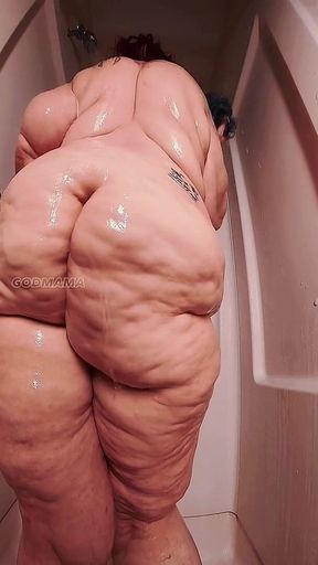 Sexy SSBBW Shower & Shake