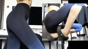 Cameltoe and yoga pants worship