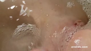 Solo Girls in the Bath Montage