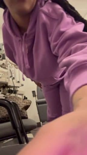 Ebony Milf masturbating at the Eye doctors Twitter : @melonmamass