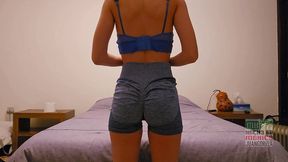 flaca mexicana casada se escapa del gym para enganar al marido, leggins con tanga azul