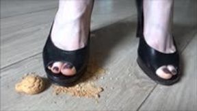 Little biscuits crush ASMR