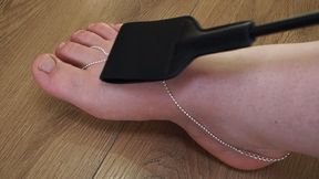 My Wide Feet Size 40: The Object of Your Worship