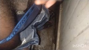 Ladka  bathroom ma mastrvet karta gand ladka kay kar