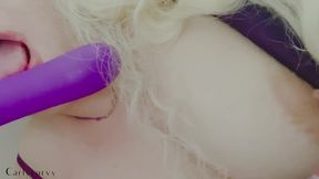 Cum in my mouth while I�m in this position!