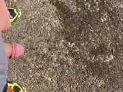 Auf dem Parkplatz gepisst