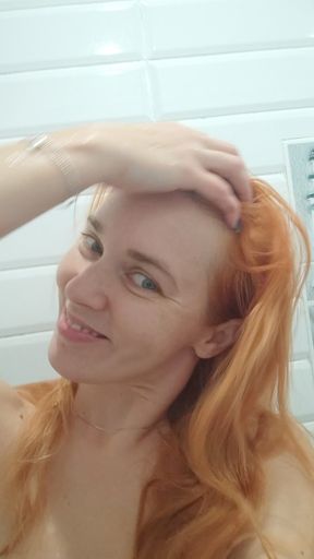 I Washing My Hairy Pussy and Pee at the Same Time