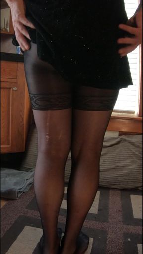 Daphne fixes her nylons